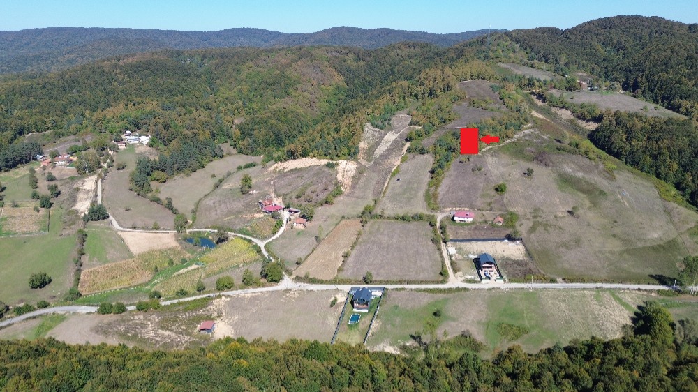  BURSA İZNİK KIRINTI KÖYÜ’NDE VADİ MANZARALI 463 m² İMARLI ARSA