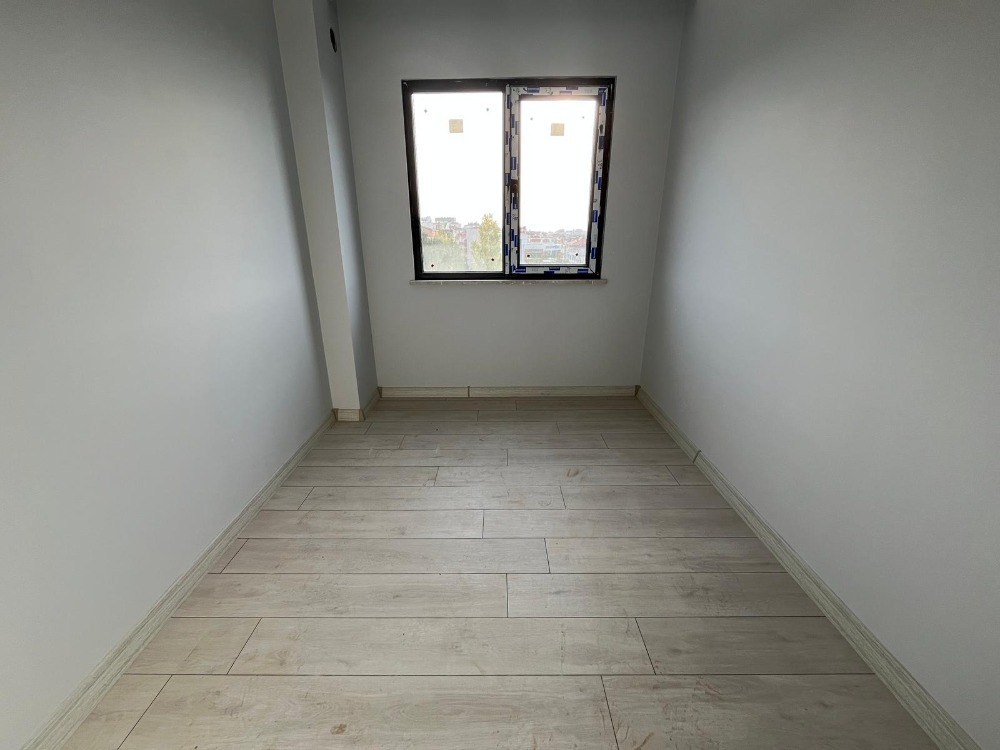 ÇAYIROVA BELEDİYESİ KARŞISI 3+1 ÖN CEPHELİ SATILIK DAİRE