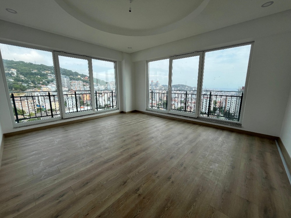 YAŞAMIN MERKEZİNDE KONFORUN ZİRVESİNDE SATILIK 3+1 DAİRE 