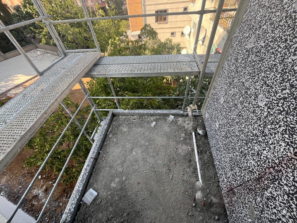 CEVİZLİ  İSTASYON YANI 2+1 GENİŞ SATILIK DAİRE 