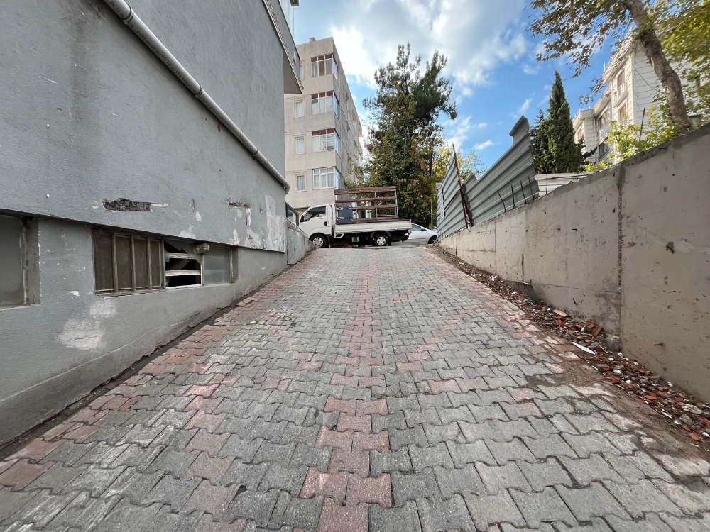 350 M2 İMALATHANE ARAÇ GİRİŞ RAMPALI 