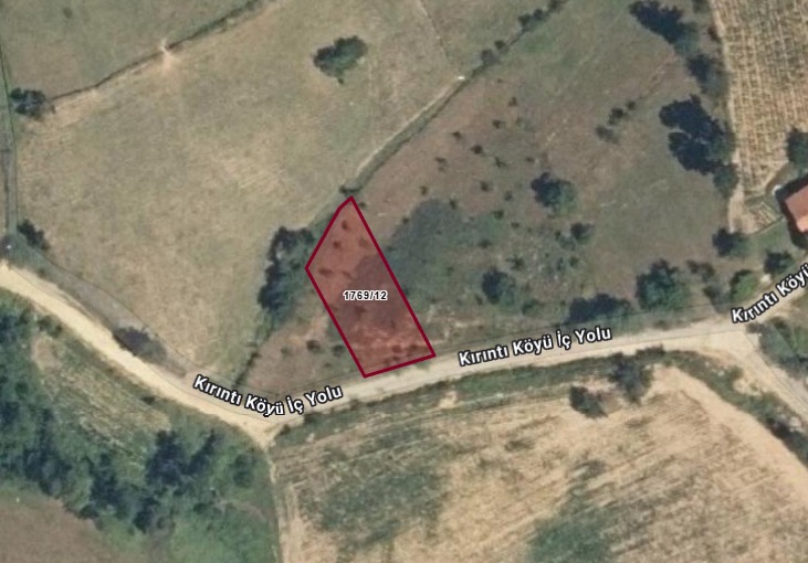 🌄 BURSA İZNİK KIRINTI KÖYÜ’NDE VADİ MANZARALI 468 m² İMARLI ARSA