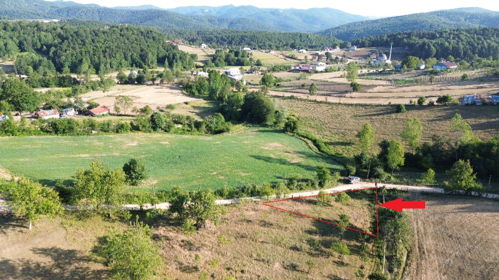  BURSA İZNİK KIRINTI KÖYÜ’NDE VADİ MANZARALI 347 m² İMARLI ARSA