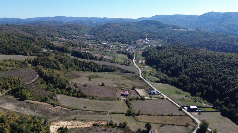 🌄 BURSA İZNİK KIRINTI KÖYÜ’NDE VADİ MANZARALI 1317 m² İMARLI ARSA