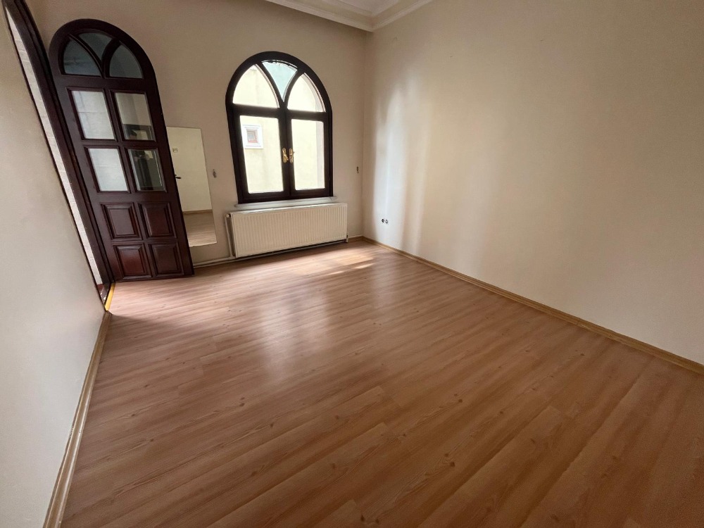 İKİZYUVA GAYRİMENKULDEN 140 M2 NET 3+1 KONUM AVANTAJLI KİRALIK DAİRE