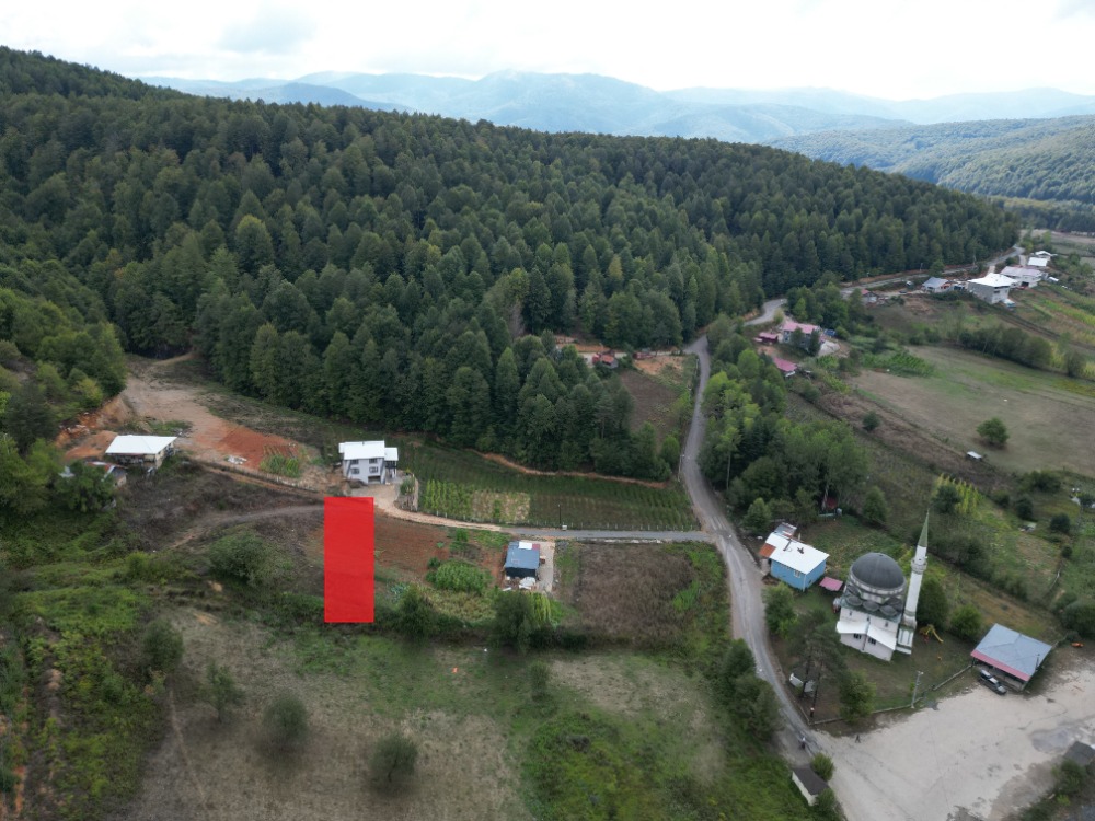 BURSA İZNİK KUTLUCA’DA İMARLI ARSA – DOĞAYLA İÇ İÇE YAŞAM FIRSATI