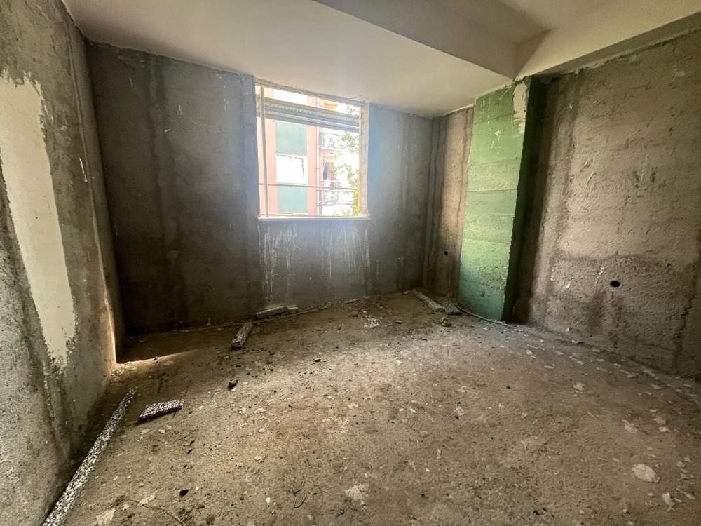 CEVİZLİ  İSTASYON YANI 2+1 GENİŞ SATILIK DAİRE 