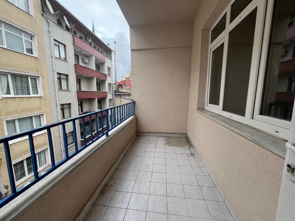 ANA CADDE ÜZERİNDE 2+1 KİRALIK DAİRE