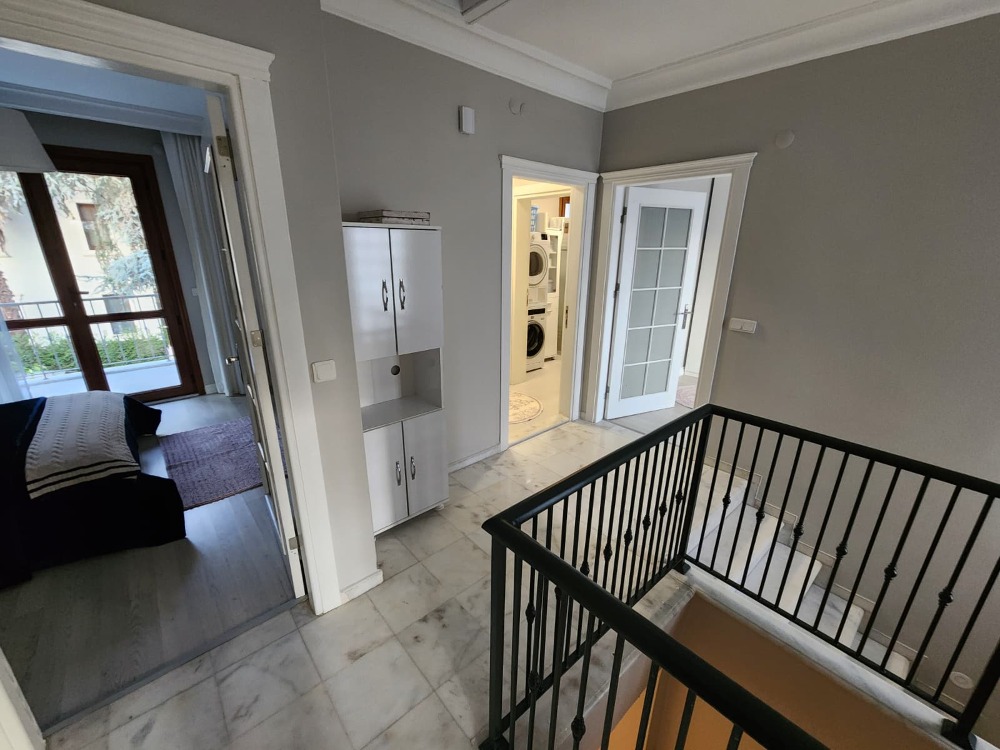 Tuzla Sahil Belde 22 Sitesinde Kiralık 300m2 Villa