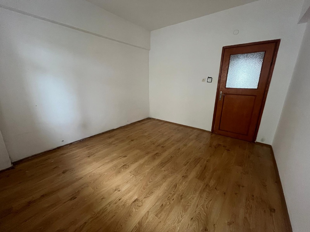 ANA CADDE ÜZERİNDE 2+1 KİRALIK DAİRE