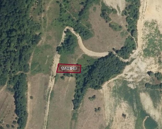  BURSA İZNİK KIRINTI KÖYÜ’NDE VADİ MANZARALI 561 m² İMARLI ARSA
