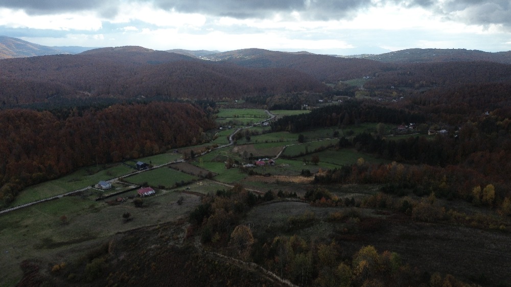 🌄 BURSA İZNİK KIRINTI KÖYÜ’NDE VADİ MANZARALI 475 m² İMARLI ARSA