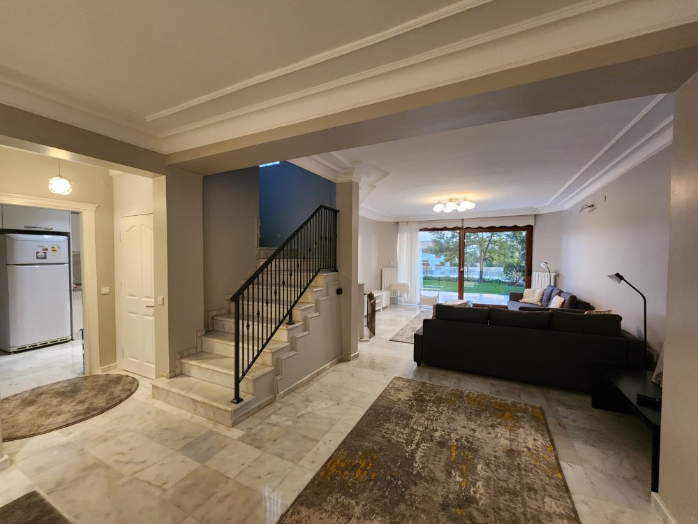 Tuzla Sahil Belde 22 Sitesinde Kiralık 300m2 Villa