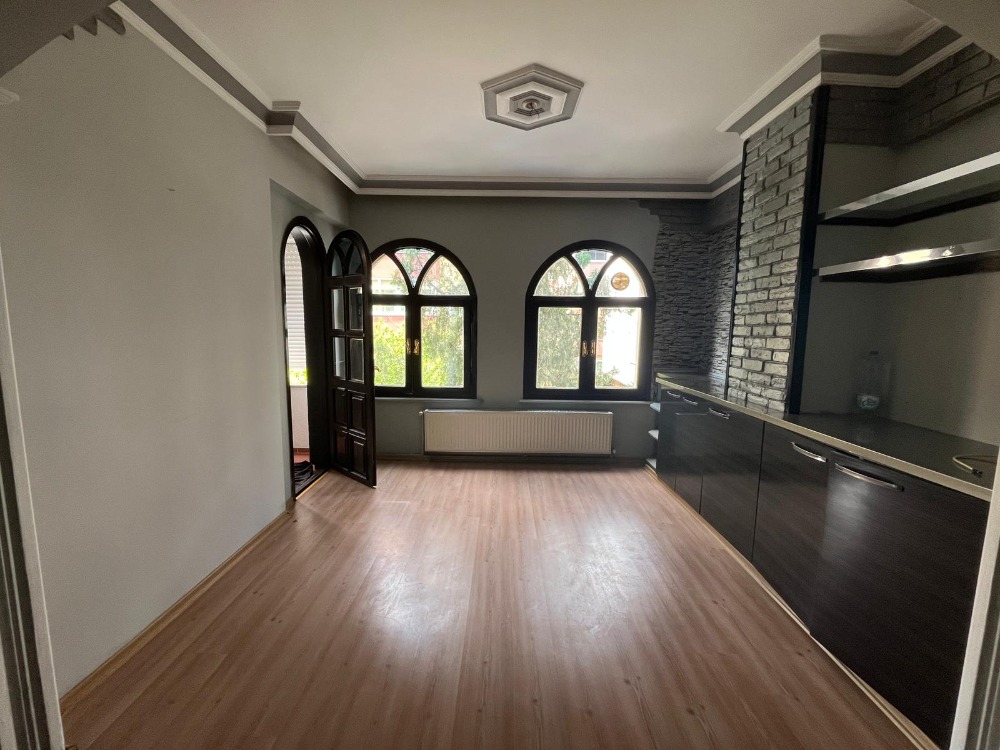 İKİZYUVA GAYRİMENKULDEN 140 M2 NET 3+1 KONUM AVANTAJLI KİRALIK DAİRE