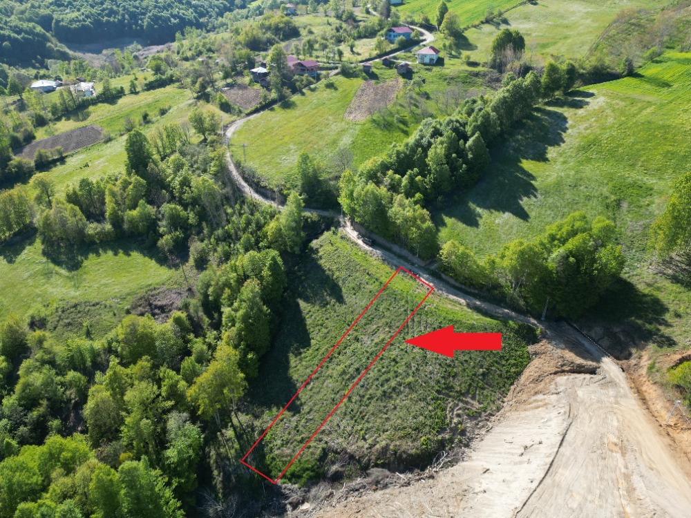 BURSA İZNİK KUTLUCA’DA İMARLI ARSA – DOĞAYLA İÇ İÇE YAŞAM FIRSATI