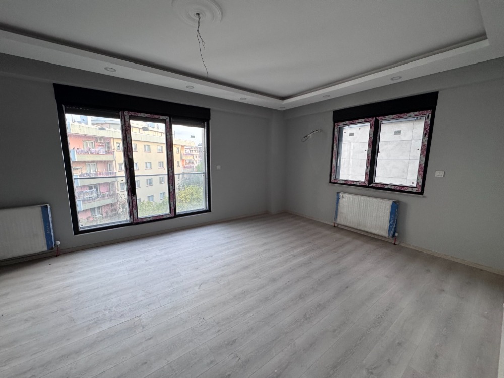 PENDİK BATI MAH. 3+1 DENİZE 200 METRE SATILIK DAİRE