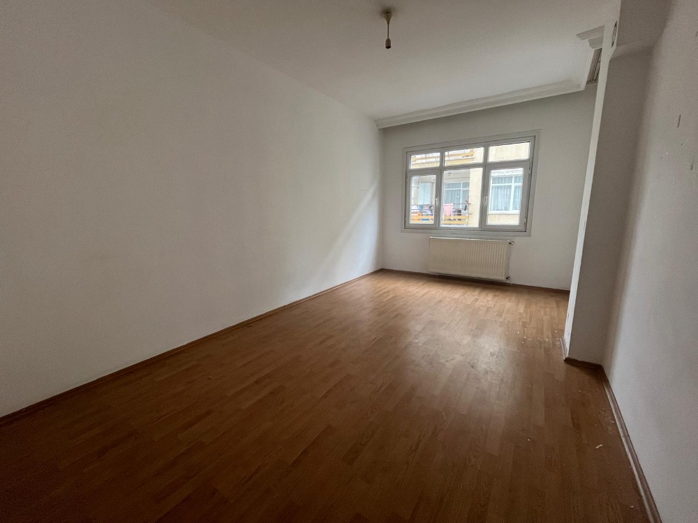 ANA CADDE ÜZERİNDE 2+1 KİRALIK DAİRE