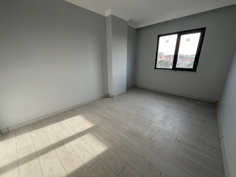 ÇAYIROVA BELEDİYESİ KARŞISI 3+1 ÖN CEPHELİ SATILIK DAİRE