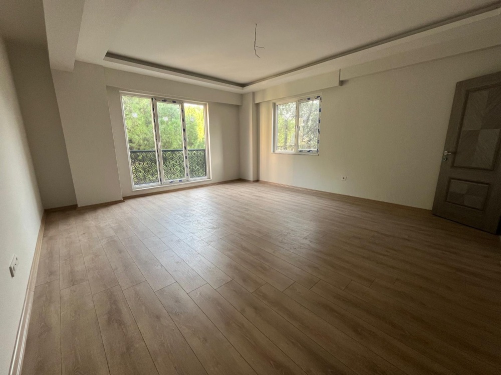 İKİZYUVA GAYRİMENKULDEN İSKANLI 3+1 ARA KAT DAİRE