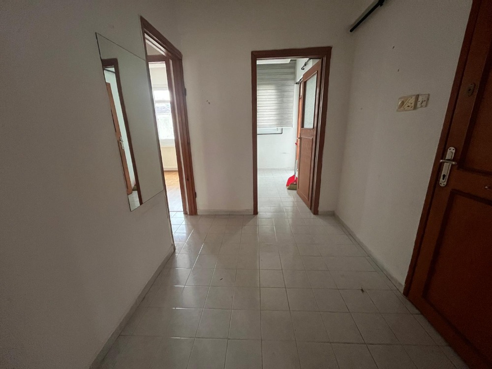 ANA CADDE ÜZERİNDE 2+1 KİRALIK DAİRE