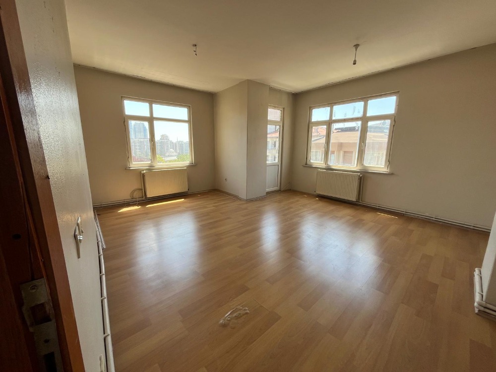 İKİZYUVA GAYRİMENKULDEN METRO DİBİ KİRALIK DAİRE