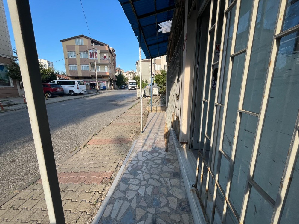 İKİZYUVA GAYRİMENKULDEN DÜZ AYAK YÜKSEK TAVANLI KİRALIK DÜKKAN 