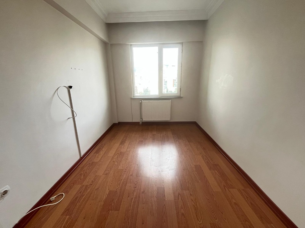 KARTAL SOĞANLIK GÜMÜŞPINAR’DA KİRALIK 4+2 DAİRE – YEŞİLKONAK SİTESİ