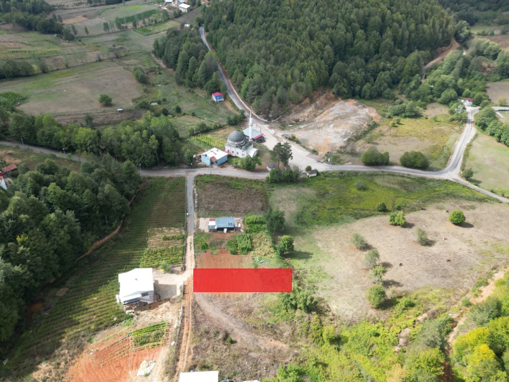 BURSA İZNİK KUTLUCA’DA İMARLI ARSA – DOĞAYLA İÇ İÇE YAŞAM FIRSATI