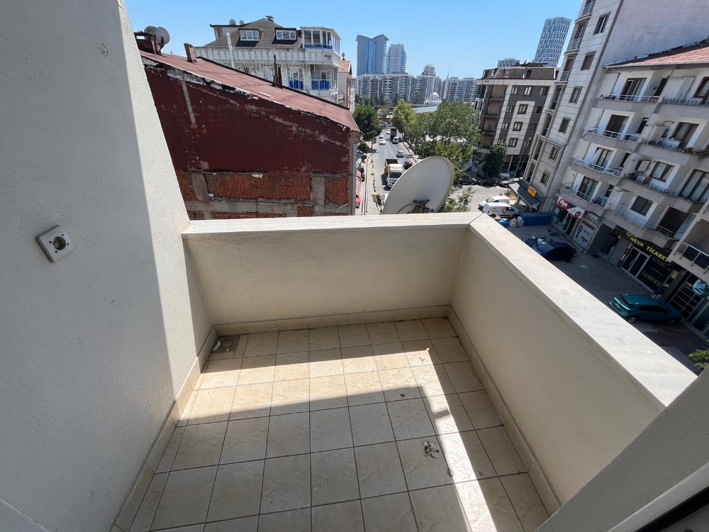 İKİZYUVA GAYRİMENKULDEN METRO DİBİ KİRALIK DAİRE