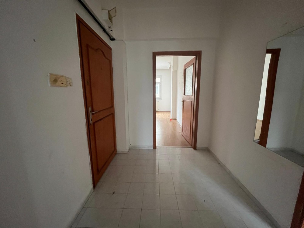 ANA CADDE ÜZERİNDE 2+1 KİRALIK DAİRE