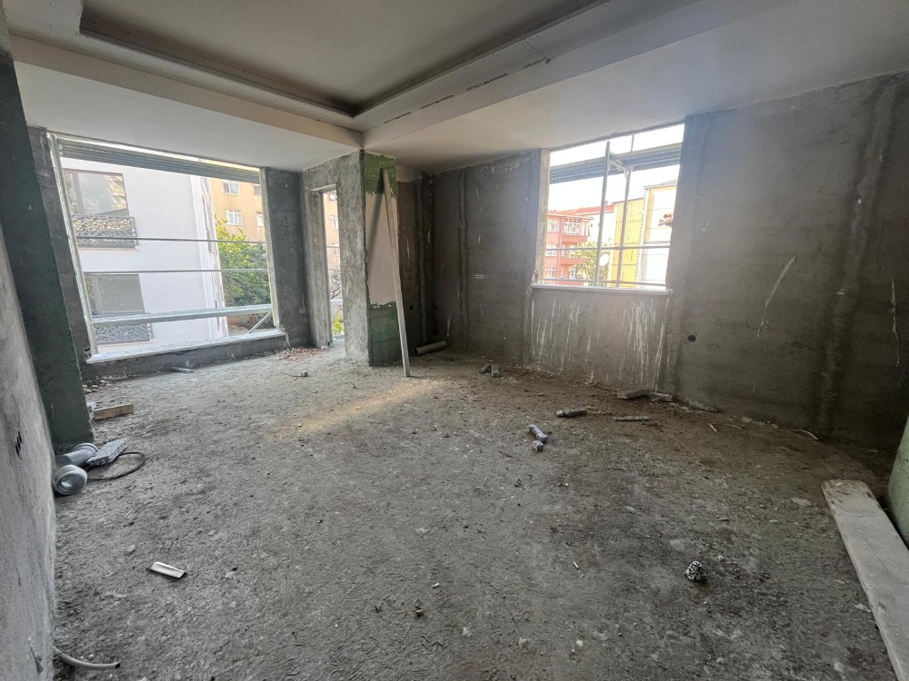 CEVİZLİ  İSTASYON YANI 2+1 GENİŞ SATILIK DAİRE 