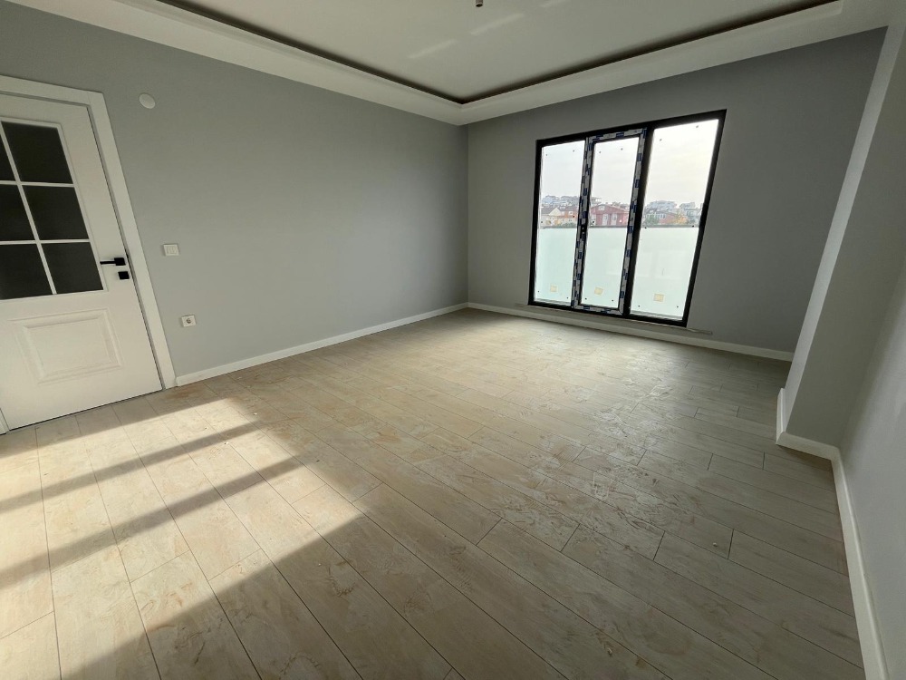 ÇAYIROVA BELEDİYESİ KARŞISI 3+1 ÖN CEPHELİ SATILIK DAİRE