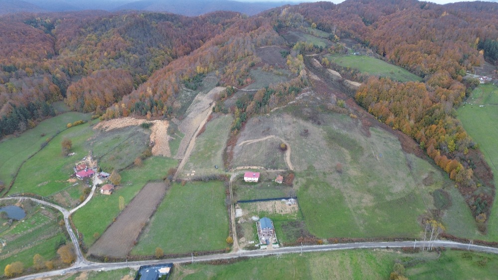 🌄 BURSA İZNİK KIRINTI KÖYÜ’NDE VADİ MANZARALI 1317 m² İMARLI ARSA