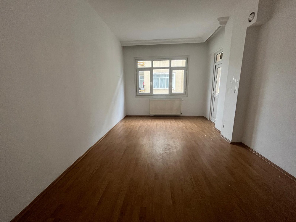 ANA CADDE ÜZERİNDE 2+1 KİRALIK DAİRE