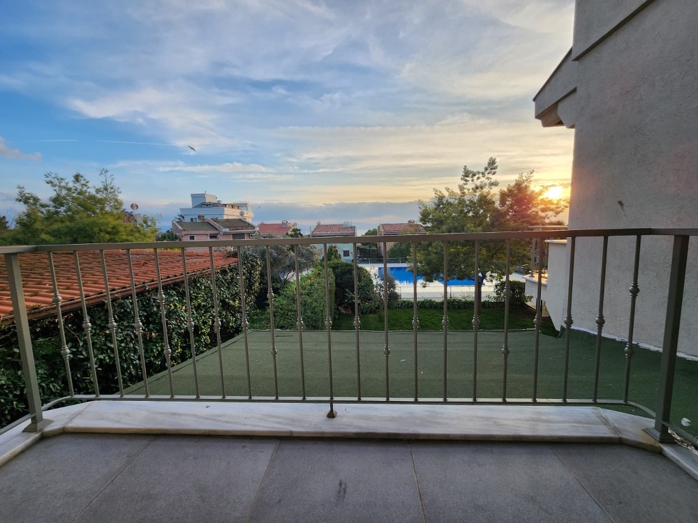 Tuzla Sahil Belde 22 Sitesinde Kiralık 300m2 Villa