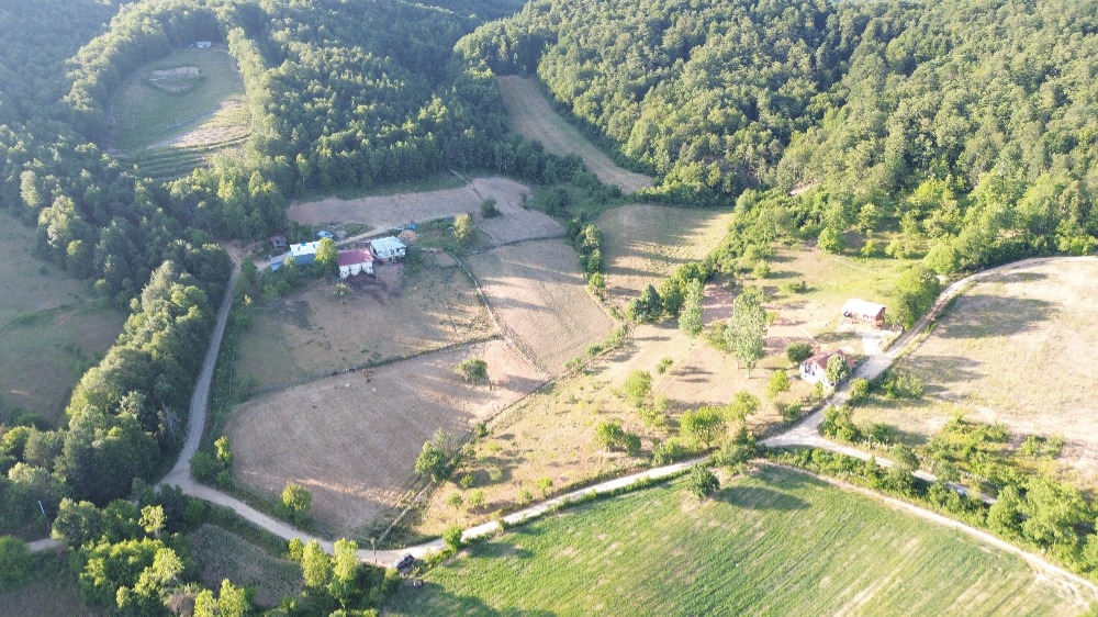  BURSA İZNİK KIRINTI KÖYÜ’NDE VADİ MANZARALI 347 m² İMARLI ARSA