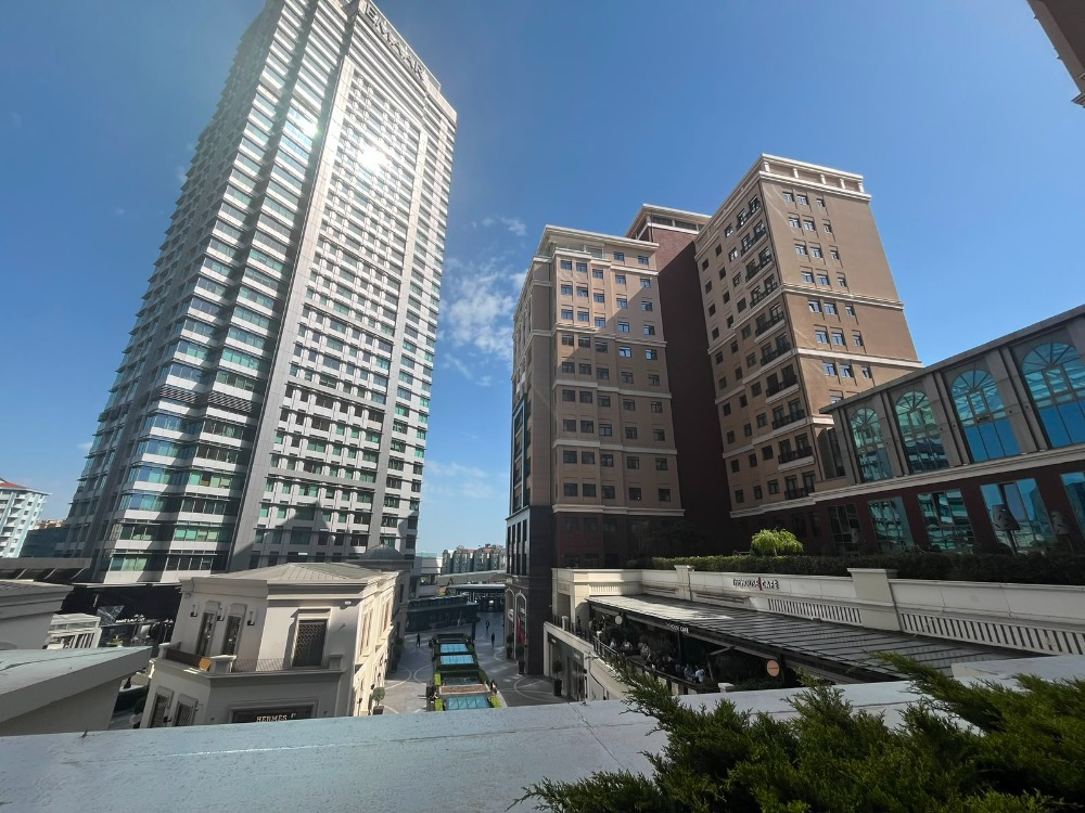 EMAAR SQUARE REZİDANCEDE HERMES CEPHE AÇIK TERASLI 155 M2 DAİRE