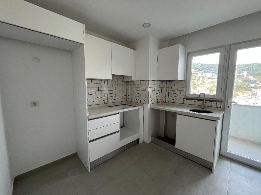 YAŞAMIN MERKEZİNDE KONFORUN ZİRVESİNDE SATILIK 3+1 DAİRE 