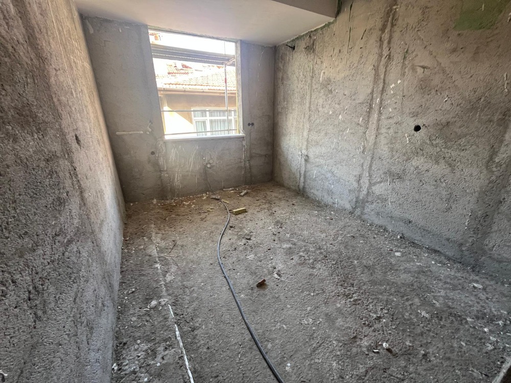 CEVİZLİ  İSTASYON YANI 2+1 GENİŞ SATILIK DAİRE 