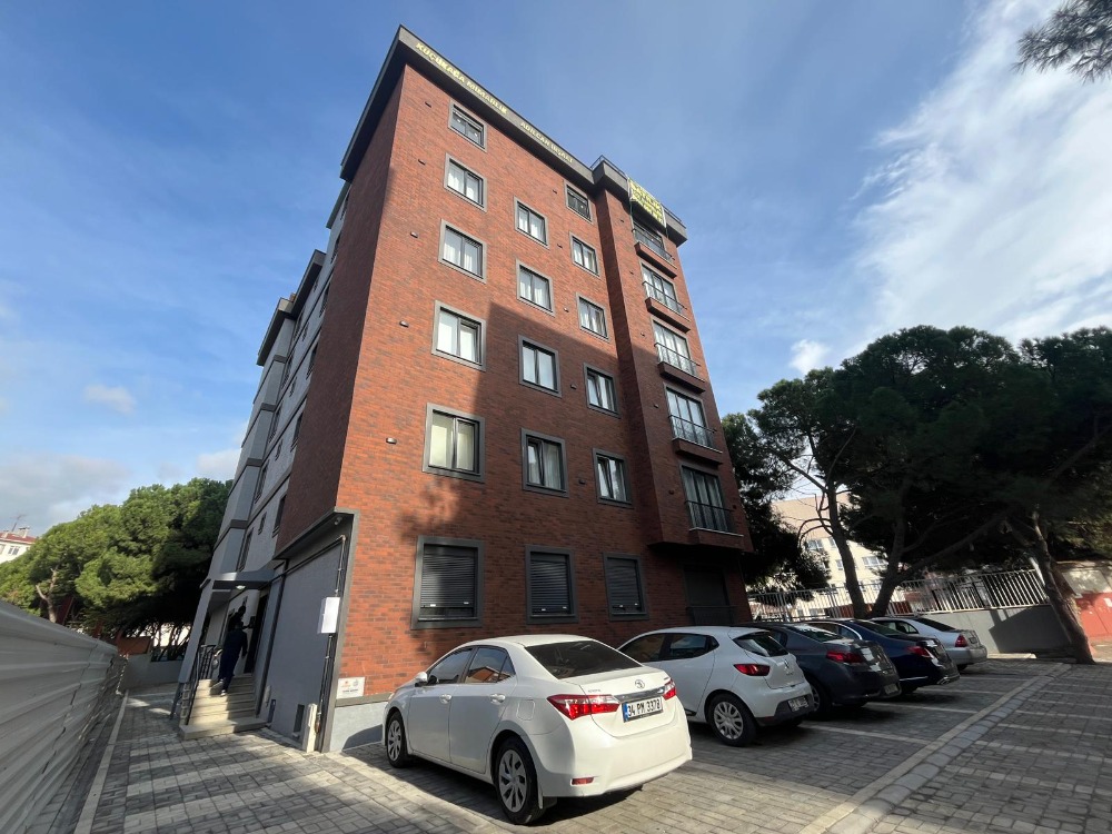 İKİZYUVA GAYRİMENKULDEN İSKANLI 3+1 ARA KAT DAİRE