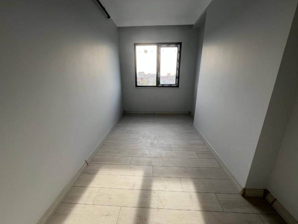 ÇAYIROVA BELEDİYESİ KARŞISI AÇIK TERASLI 3+2 SATILIK DUBLEX