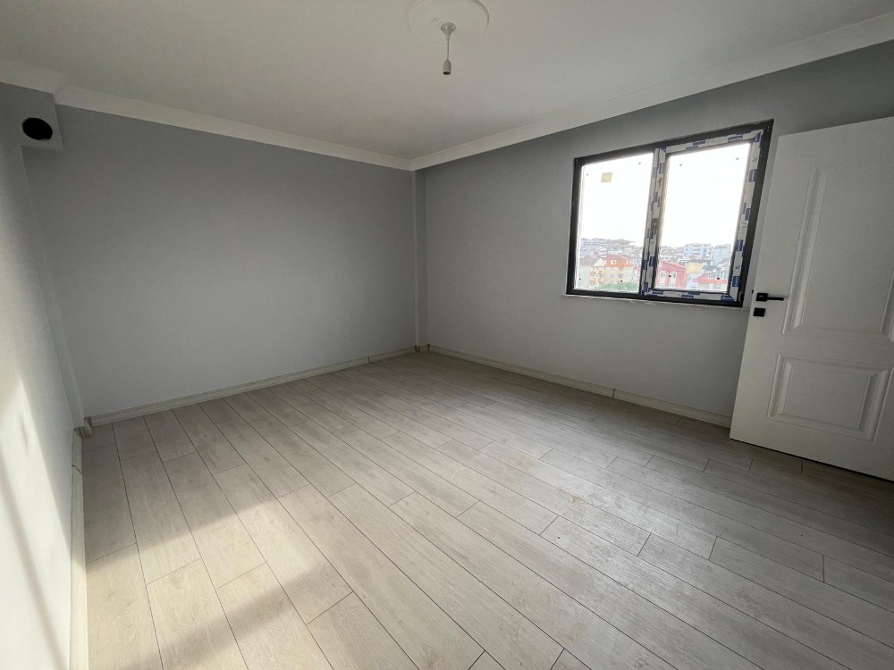 ÇAYIROVA BELEDİYESİ KARŞISI AÇIK TERASLI 3+2 SATILIK DUBLEX