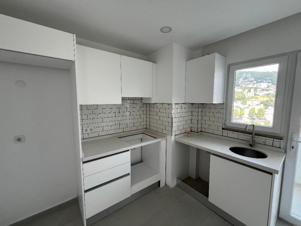 YAŞAMIN MERKEZİNDE KONFORUN ZİRVESİNDE SATILIK 3+1 DAİRE 