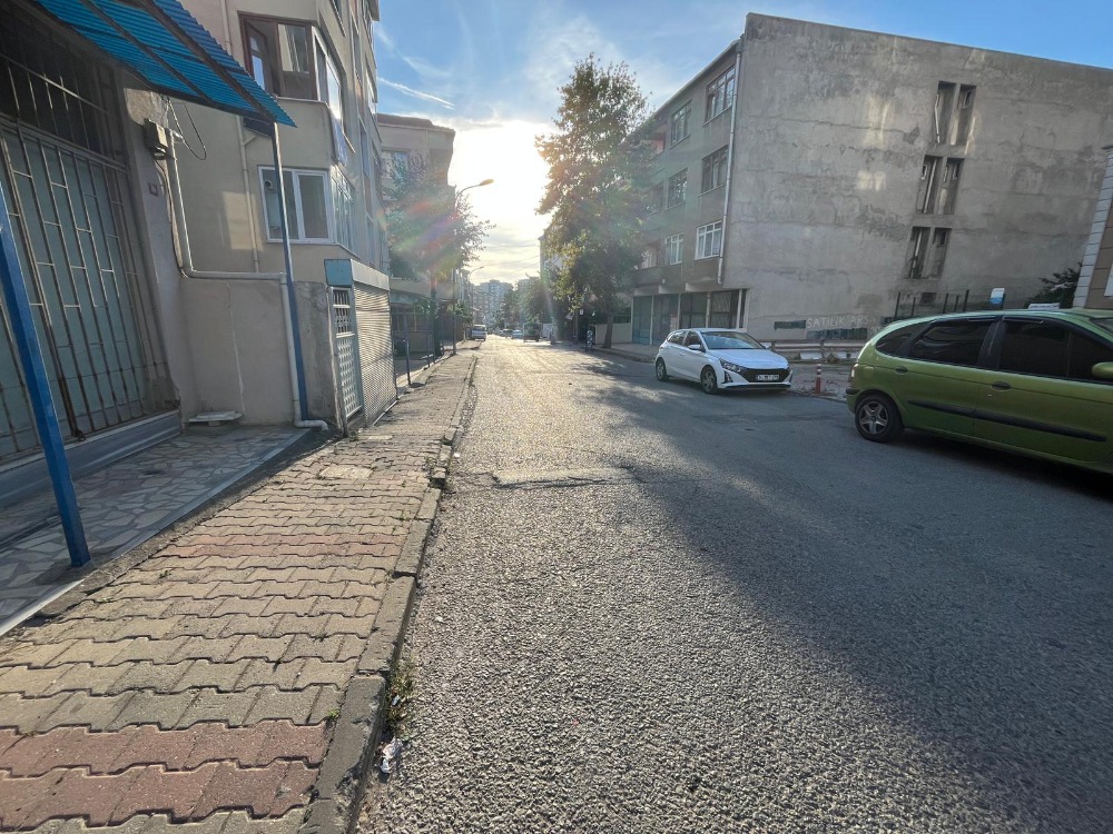 İKİZYUVA GAYRİMENKULDEN DÜZ AYAK YÜKSEK TAVANLI KİRALIK DÜKKAN 