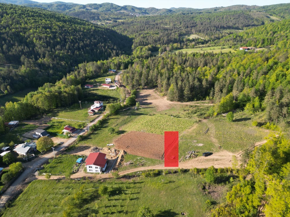 DOĞA VE MANZARA SEVERLERE ÖZEL! İZNİK ELMALI’DA VİLLA İMARLI 921M2 FIRSAT ARSA!