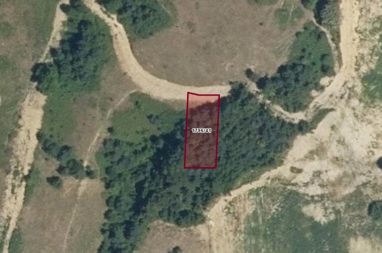  BURSA İZNİK KIRINTI KÖYÜ’NDE VADİ MANZARALI 463 m² İMARLI ARSA