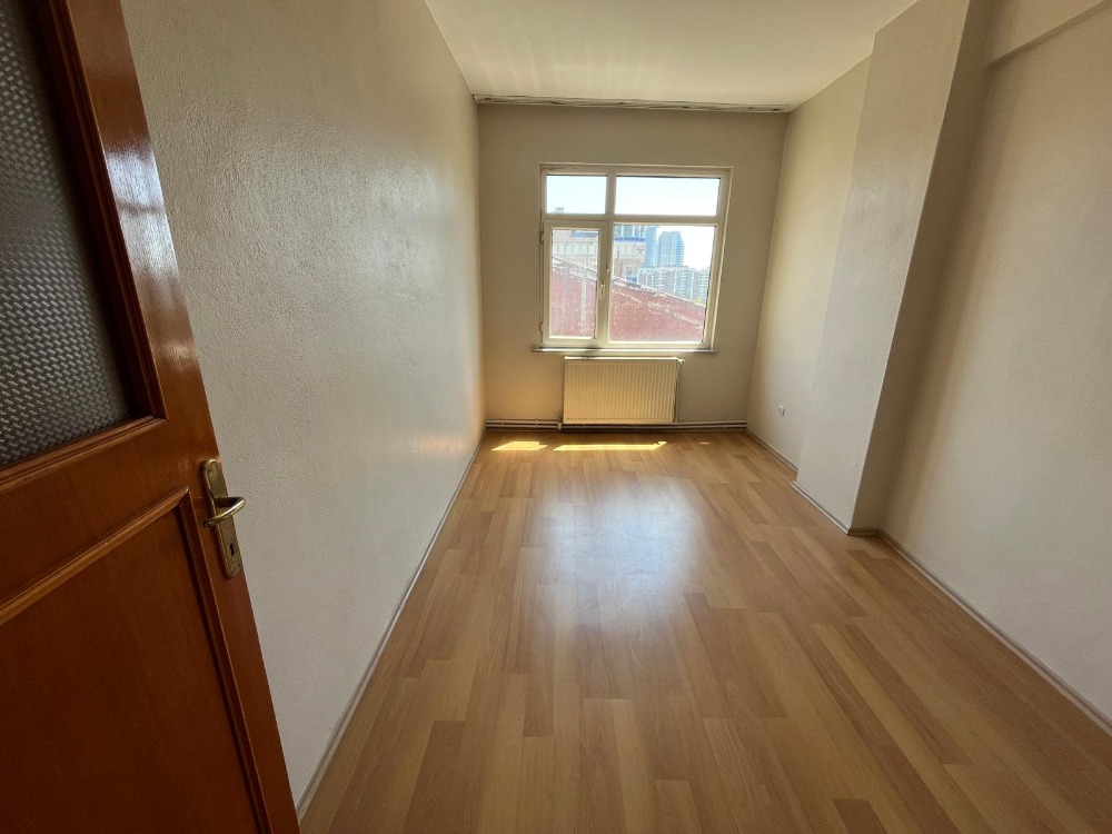 İKİZYUVA GAYRİMENKULDEN METRO DİBİ KİRALIK DAİRE