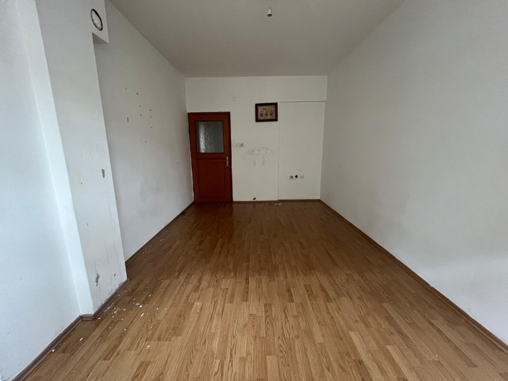 ANA CADDE ÜZERİNDE 2+1 KİRALIK DAİRE