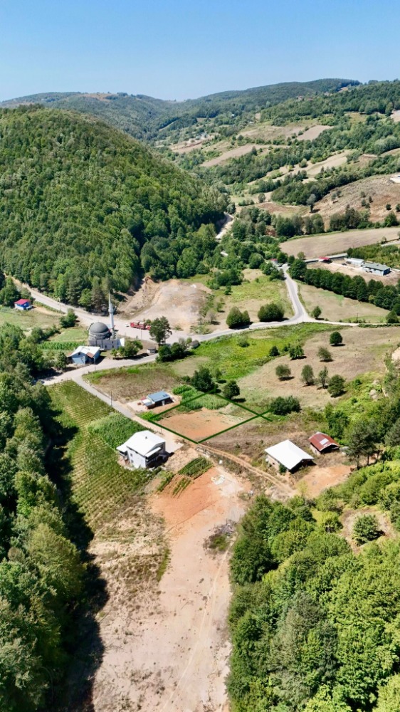 BURSA İZNİK KUTLUCA KÖYÜNDE RESMİ İMARLI SATILIK ARSA