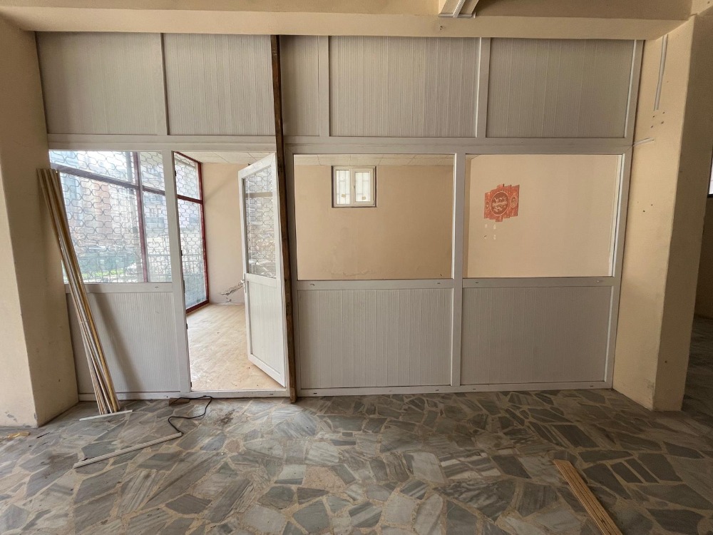 180 M2 NET KULLANIM ALANLI DÜZ GİRİŞLİ KİRALIK DÜKKAN 